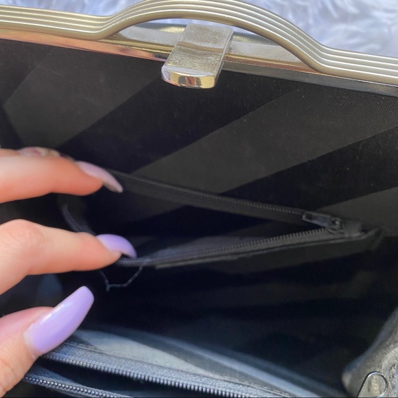 Black handbag - Picture 5 of 5